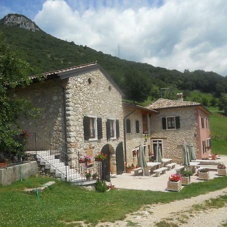 Agriturismo Lusani Caprino Veronese Exterior foto